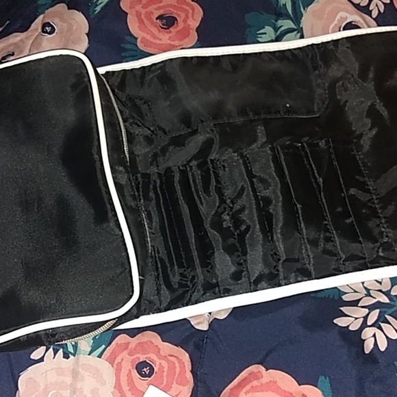 Juicy coutoure makeup bag - Picture 2 of 2